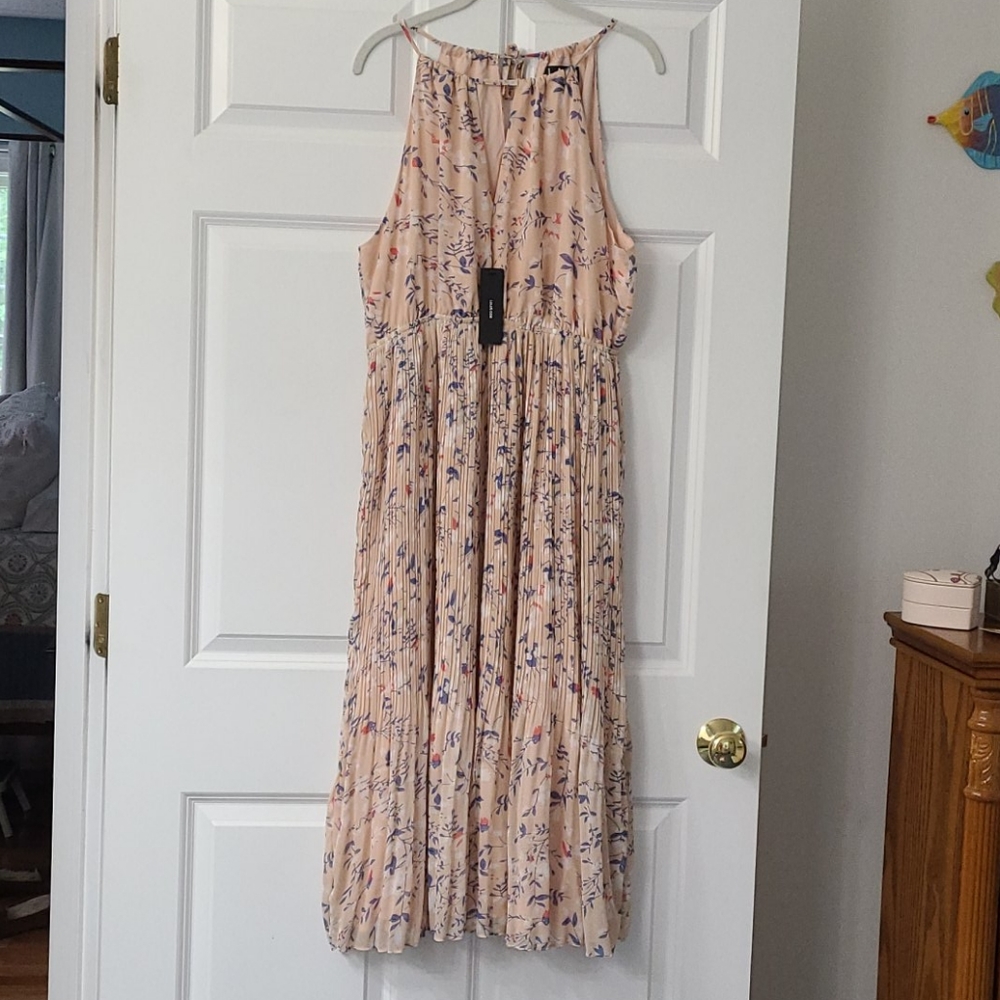 Lulu's NWT floral sleeveless midi dress